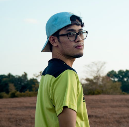Alex R.